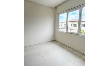 SE ALQUILA CASA SANTA MARIA THE WOODS