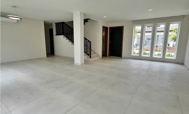 SE ALQUILA CASA SANTA MARIA THE WOODS