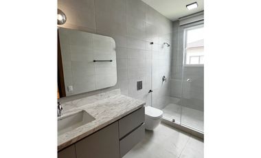 SE ALQUILA CASA SANTA MARIA THE WOODS