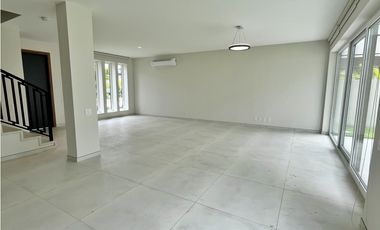 SE ALQUILA CASA SANTA MARIA THE WOODS