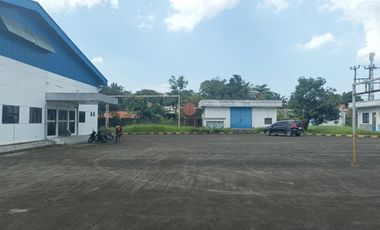 Pabrik Siap Pakai Dibawah Pasaran Dekat Pintu Tol Japek 2 Karawang