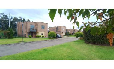 Casa en arriendo Cota Conjunto club House Cota.  Palo de Agua