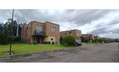 Casa en arriendo Cota Conjunto club House Cota.  Palo de Agua