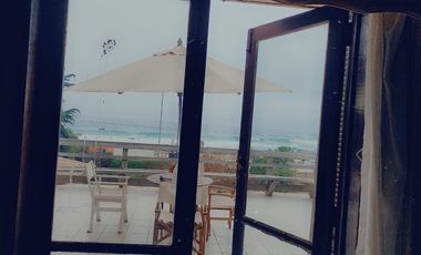 GRAN CASA DE USO HABITACIONAL Y COMERCIAL FRENTE AL MAR