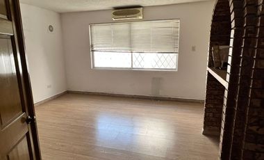 Casa en Renta en Cumbres 3er Sector, a una cuadra de Leones