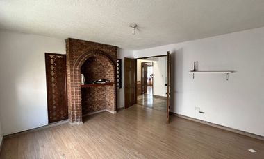 Casa en Renta en Cumbres 3er Sector, a una cuadra de Leones