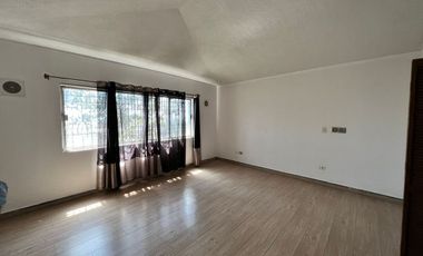 Casa en Renta en Cumbres 3er Sector, a una cuadra de Leones