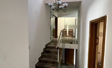 Casa en Renta en Cumbres 3er Sector, a una cuadra de Leones