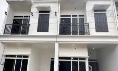 Dijual rumah baru 2,5 lt dlm cluster design modern klasik di Condet