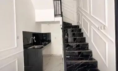 Dijual rumah baru 2,5 lt dlm cluster design modern klasik di Condet