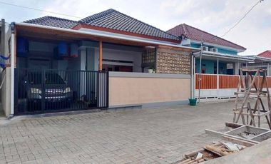 dijual rumah murah baru di genatn sukoahrjo