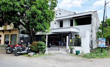 Rumah Nyaman 2 Lt Hook Akses Lebar Solo Kota