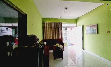 Rumah Nyaman 2 Lt Hook Akses Lebar Solo Kota