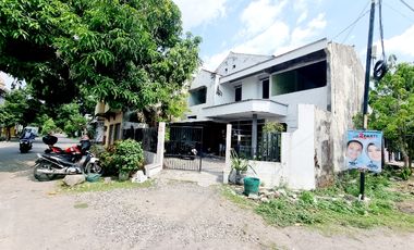 Rumah Nyaman 2 Lt Hook Akses Lebar Solo Kota