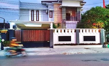 Rumah Mewah 2 Lt Dekat Exit Tol & Fave Hotel Solo