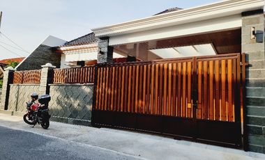 Rumah Mewah 261m² Baru Dekat Fave Hotel Manahan Solo