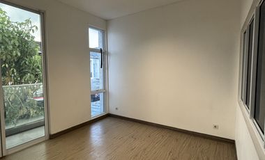 Disewakan Rumah 2 Lt 8 x 15 m2 di Puri The Riviera's dekat Metland Pur