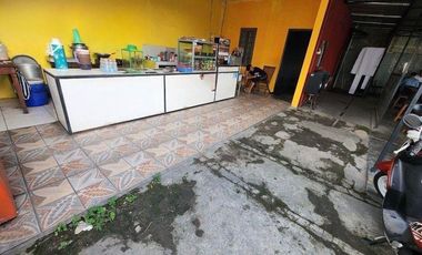 Tempat usaha hook strategis dekat kampus UMS