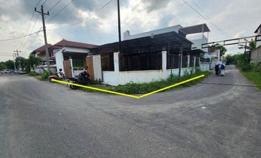 Tempat usaha hook strategis dekat kampus UMS