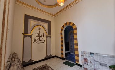 Rumah Klasik Bergaya Midetarian Semi Furnish Manahan Solo