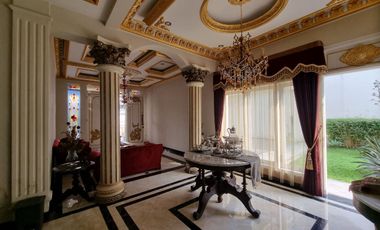 Rumah Klasik Bergaya Midetarian Semi Furnish Manahan Solo