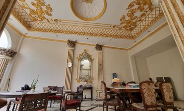 Rumah Klasik Bergaya Midetarian Semi Furnish Manahan Solo