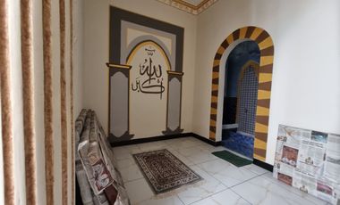 Rumah Klasik Bergaya Midetarian Semi Furnish Manahan Solo