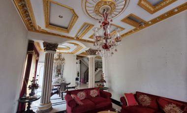 Rumah Klasik Bergaya Midetarian Semi Furnish Manahan Solo