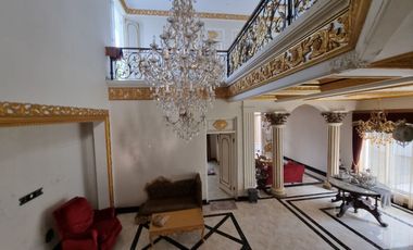 Rumah Klasik Bergaya Midetarian Semi Furnish Manahan Solo