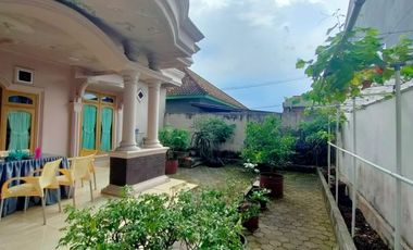 Dijual Murah Rumah dgn Halaman Luas lokasi Pakjo