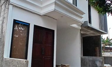 Rumah Baru Midern Classic 2 Lt dlm Cluster di Ciracas Jak Tim