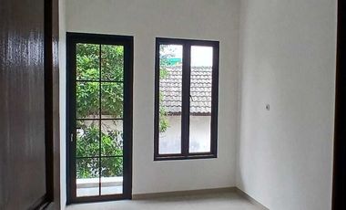 Rumah Baru Midern Classic 2 Lt dlm Cluster di Ciracas Jak Tim