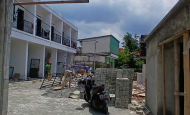 Dijual  Rumah paling murah akses mobil di Comdet Jak Tim