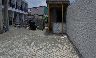 Dijual  Rumah paling murah akses mobil di Comdet Jak Tim