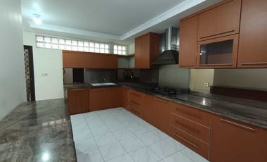 Disewakan Rumah Strategis Siap Huni di Janur Indah Kelapa Gading