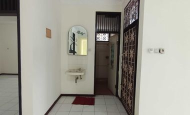 Disewakan Rumah Strategis Siap Huni di Janur Indah Kelapa Gading