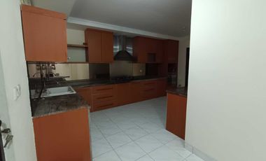 Disewakan Rumah Strategis Siap Huni di Janur Indah Kelapa Gading