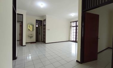 Disewakan Rumah Strategis Siap Huni di Janur Indah Kelapa Gading