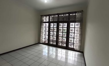 Disewakan Rumah Strategis Siap Huni di Janur Indah Kelapa Gading