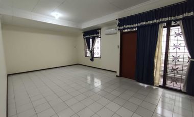 Disewakan Rumah Strategis Siap Huni di Janur Indah Kelapa Gading