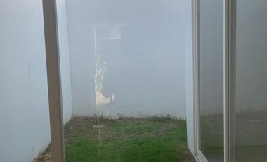 Rumah 2 Lantai Bagus di Dian Istana Minimalis Siap Huni