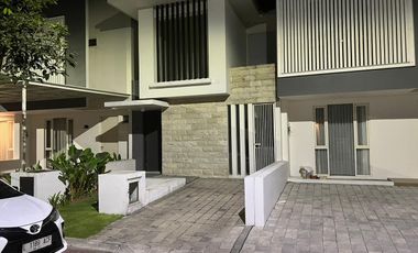 Rumah 2 Lantai Bagus di Dian Istana Minimalis Siap Huni