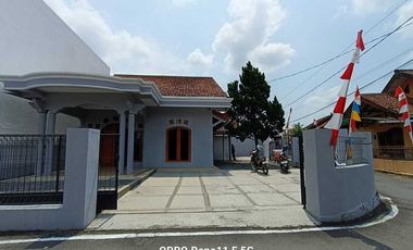 Disewakan Rumah Besar Cocok untuk kantor 2 Menit ke Stasiun Purwokerto