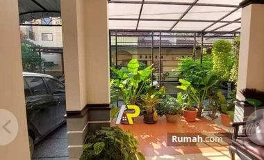 Dikontrakan/ disewakan Rumah siap huni 2 lt dalam komplek  di Condet