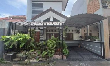 Dikontrakan/ disewakan Rumah siap huni 2 lt dalam komplek  di Condet