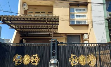 Disewakan rumah bagus dlm komplek siap huni 2 lt akses 2 mbl di Condet