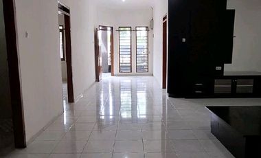 Rumah Minimalis di Taman Holis Indah 2 Ref.04876