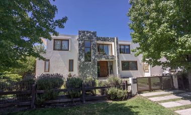 Casa En Venta De 4 Dorm. En Colina