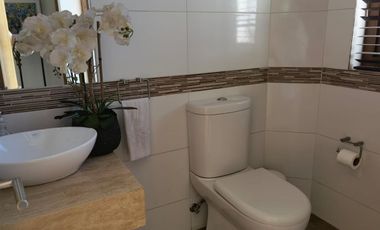 Casa En Venta De 4 Dorm. En Colina