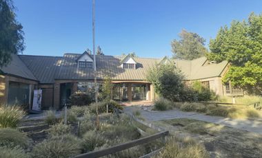 Casa Comercial en Arriendo Plena Avenida Chicureo